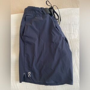 Men’s XL On Running Hybrid shorts